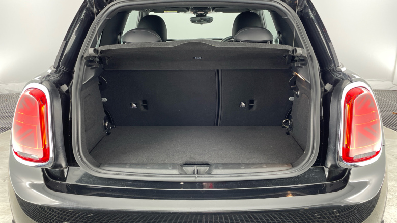 MINI Hatchback 135kW Cooper S Level 2 33kWh 3dr Auto Electric Hatchback